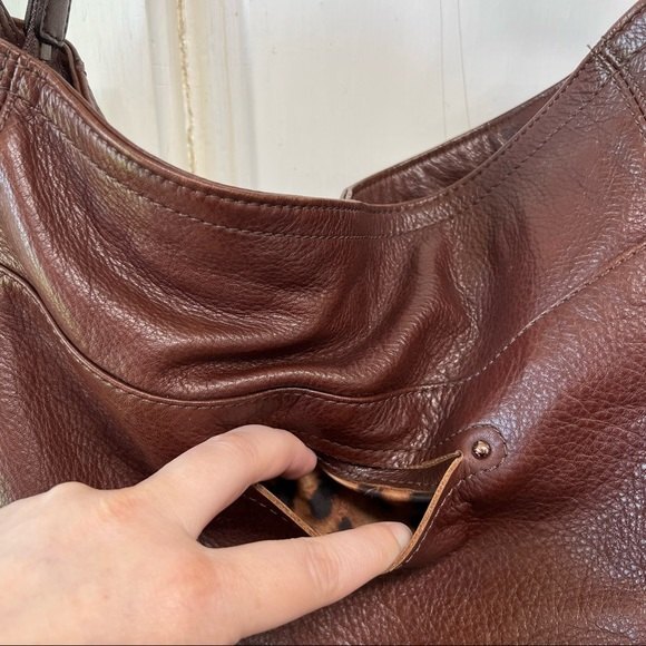 B Makowsky brown leather slouchy hobo shoulder handbag purse. - Picture 5 of 12